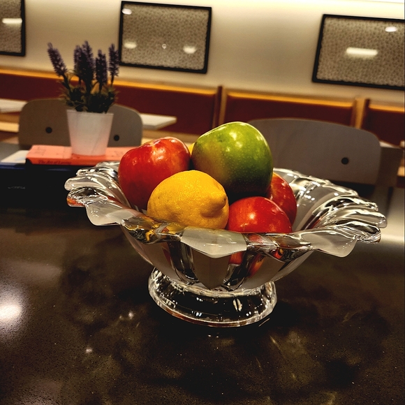 Scalloped Vintage Glass Bowl - Picture 1 of 7